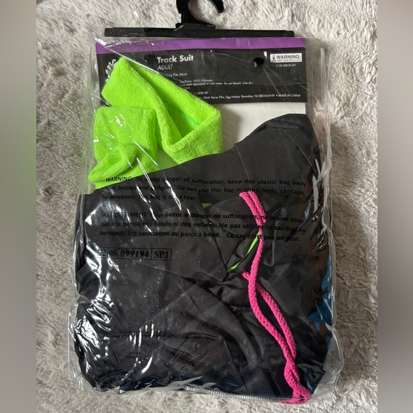 NIP Spirit Halloween 80s Tracksuit Costume - Picture 3 of 3